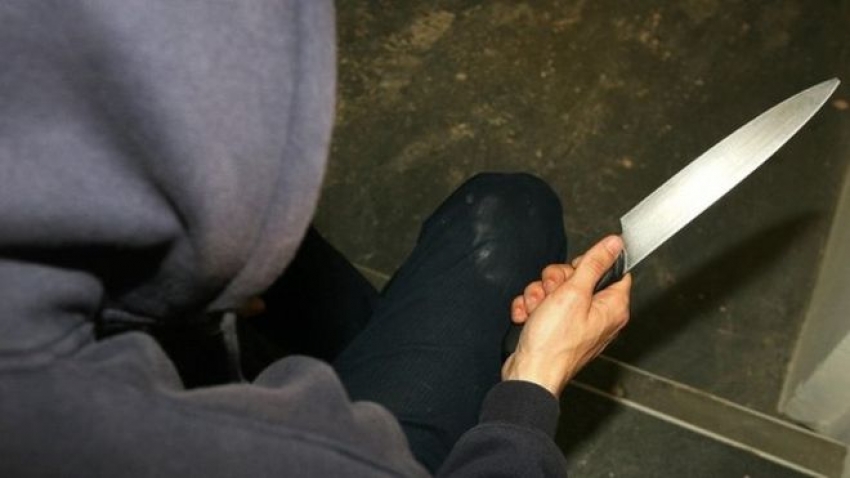 Podgoričanin uz prijetnju kuhinjskim nožem opljačkao knjižaru