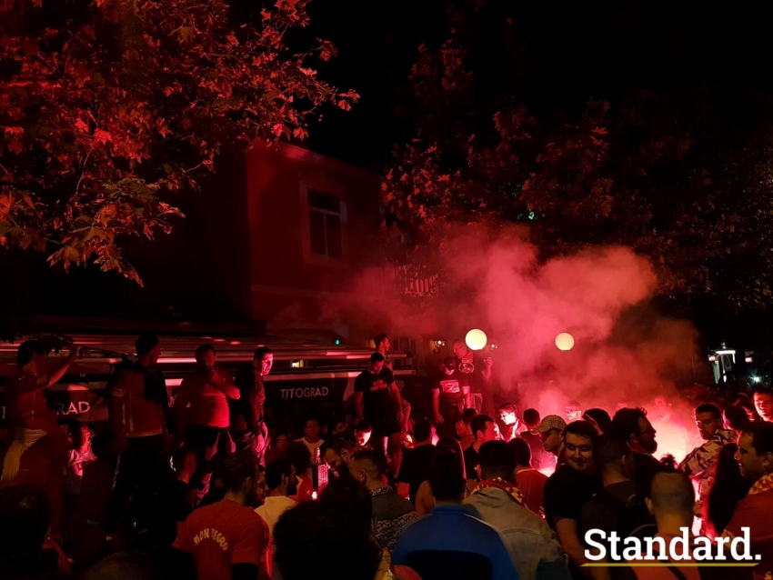 FOTO: Ovako su navijači dočekali meč sa Danskom