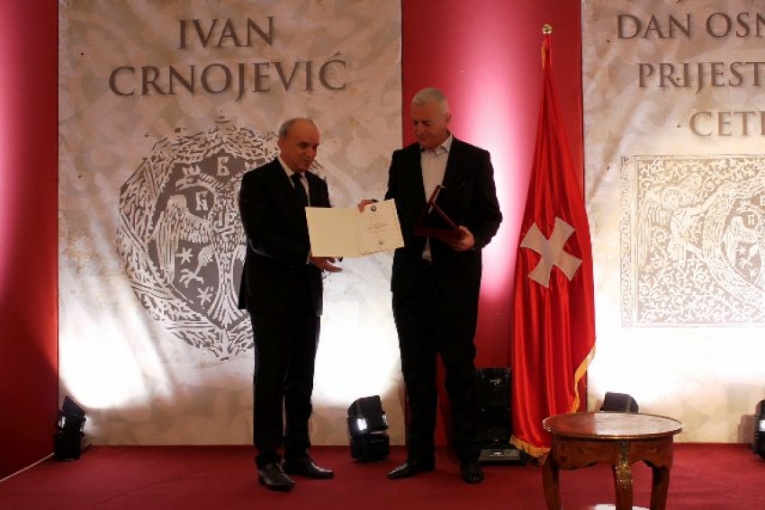 Popoviću uručena povelja “Ivan Crnojević“: Cetinje je bilo i ostalo centar mog emotivnog svijeta