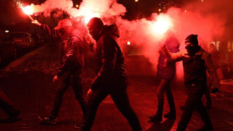 Ukrajinski neonacisti izazvali haos u Kijevu, policija na distanci