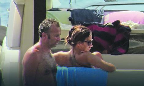 FOTO &#8211; Ovo je djevojka Dejana Savićevića koja sa poznatim fudbalerom uživa u luksuzu