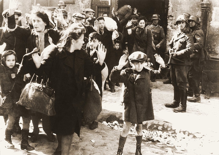 Najstrašniji period u ljudskoj istoriji: Ovih 10 fotografija svjedoče o licu i naličju 40-ih
