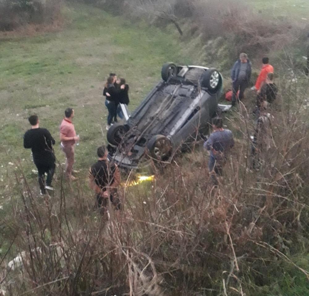 Bar: Auto sletio s puta, dvoje povrijeđenih