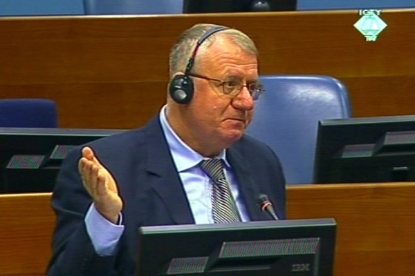 Znate li ko je Hans Holcijus koga je Šešelj psovao u Hagu? Nije sudija!
