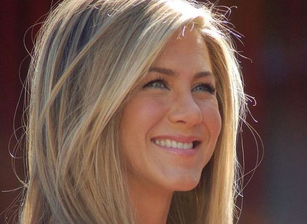 Ko je sve primio pravoslavlje? Jaja su ofarbali Dženifer Aniston, Naomi Kembel, Tom Henks&#8230;