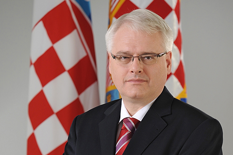 Josipović: Vučić &#8220;izvozao&#8221; Kolindu, Tadić i ja smo radili drugačije
