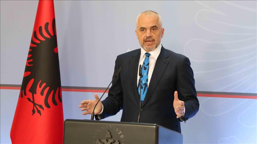 Patike su prošlost: Edi Rama ima novi modni fetiš, pogađate o čemu je riječ?