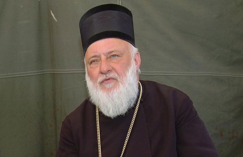 VIDEO &#8211; Vladika Filaret u Pljevljima opleo kolce: &#8220;Oj vladiko, volim te ko Boga, primi mene za vozača svoga&#8221;
