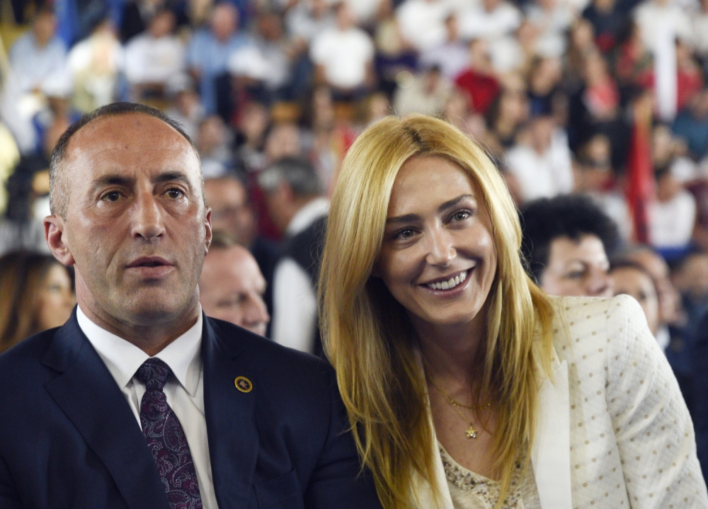 ČEKALA GA JE KAD JE IZAŠAO IZ HAGA: Ovo je žena Ramuša Haradinaja