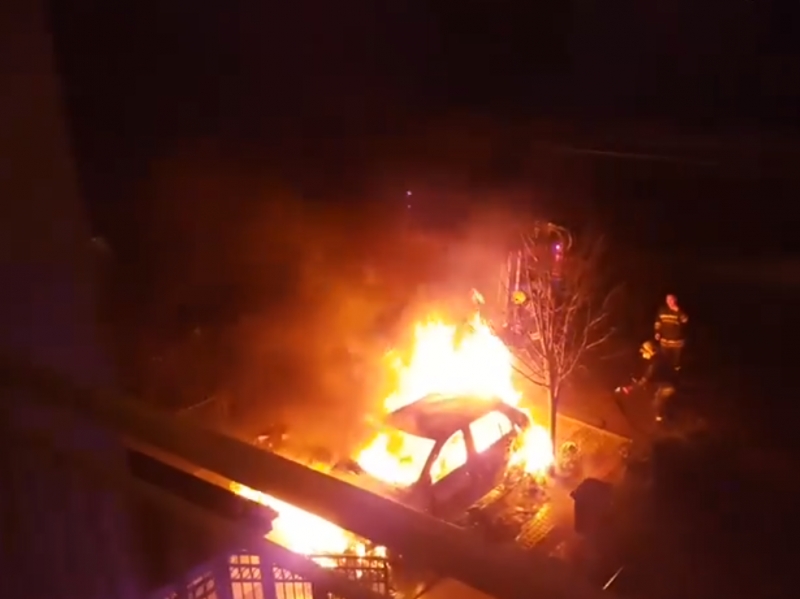 Podgorica: Nepoznate osobe polile benzinom i zapalile automobil Olge Sekulić