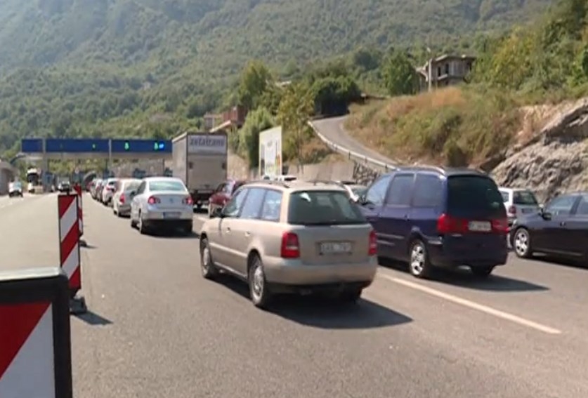 Zbog gužve: Povremeno zatvaraju tunel Sozina