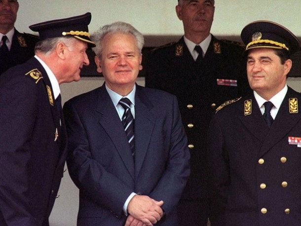 Pavković predlagao Koštunici: „Da oborimo helikopter s Miloševićem“