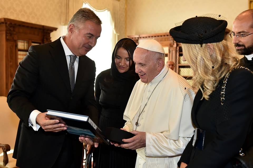 Papa Đukanoviću: Nastavite da se zalažete za mir