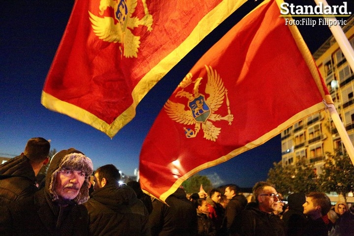 FOTO, VIDEO &#8211; Protestna šetnja &#8211; &#8220;Nikad više 1918.&#8221;: &#8220;Legalni parlament mora poništiti veleizdaju koja se desila prije 100 godina&#8221;
