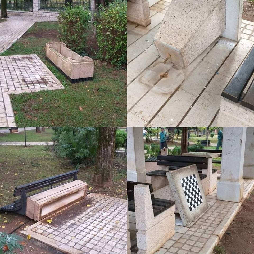 Vandali uništili dio mobilijara u Kraljevom parku u Podgorici: Prevrtali klupe i rušili betonske stolove