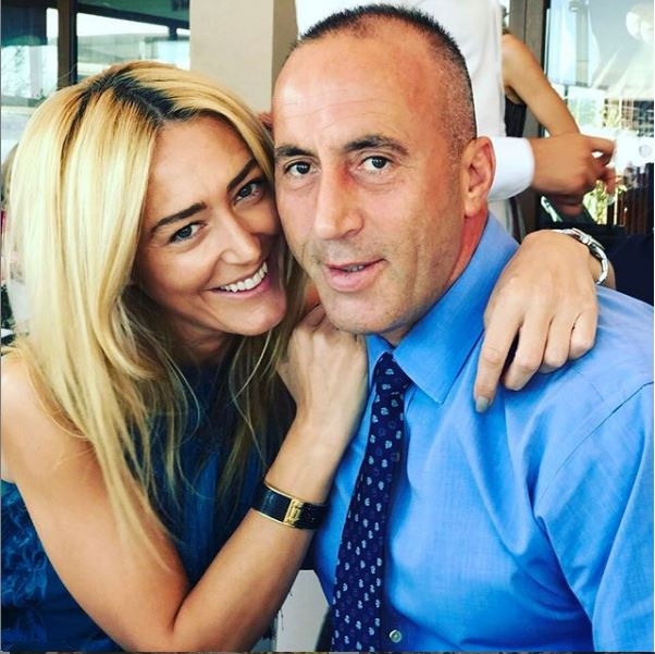 FOTO: Ovo je Anita Mucaj supruga Ramuša Haradinaja: Kako je novinarka ukrala srce premijeru Kosova&#8230;