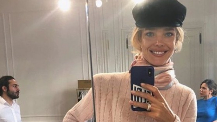 Optička iluzija zaludjela svijet: Ruska manekenka napravila selfi, a svi su gledali samo u jedno