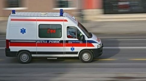 Drama u Beogradu: Radnik krvave glave ležao ispred Palate pravde