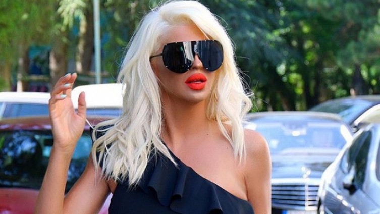 Društvene mreže gore zbog nje: Jelena Karleuša u pink izdanju oduševila sve