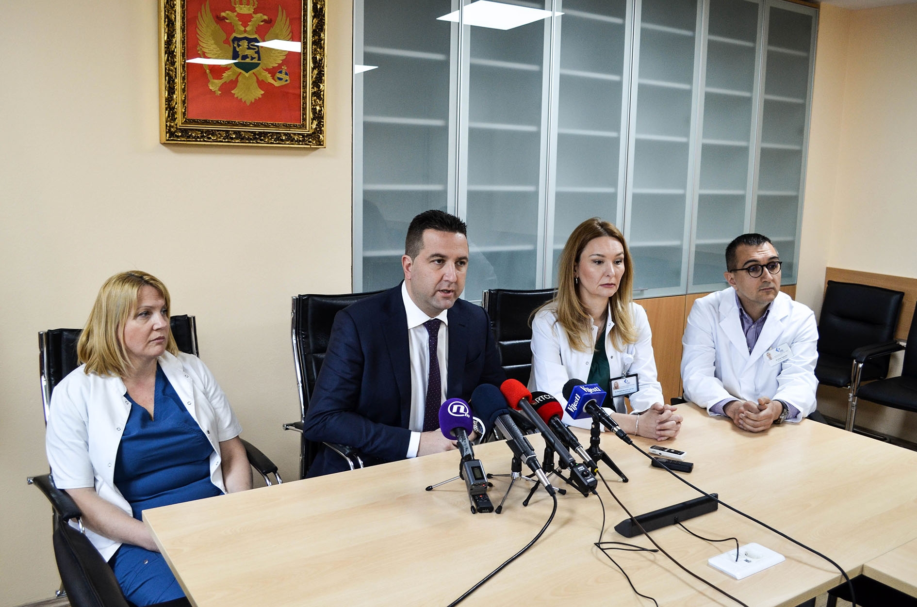 Oftalmolozi Kliničkog centra Crne Gore samostalno izvode operacije na zadnjem segmentu oka