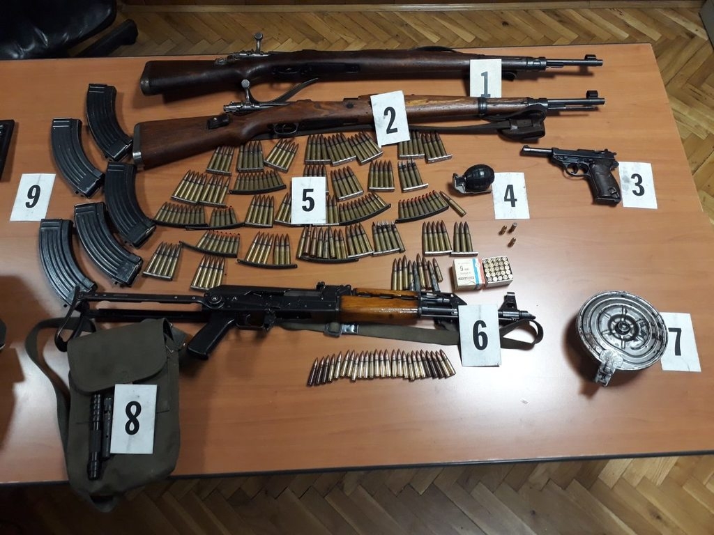 Bijelo Polje: Rođaci u kući držali puške, pištolje, municiju, bombu..