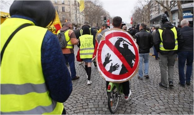 Žuti prsluci protestuju u Francuskoj 17. vikend