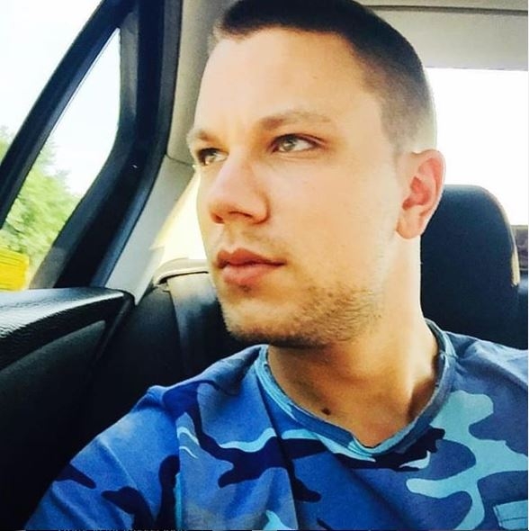 Tek pošto je Relja Popović IZGUBIO MAJKU, javnost saznala da je on SIN VELIKE ZVIJEZDE
