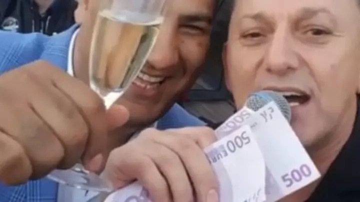 VIDEO: Šako Polumenta dobio 2.500 eura za samo jednu pjesmu!