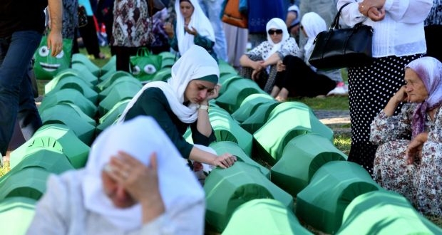 Grad koji na dan oživi zbog mrtvih: Negiranje genocida u Srebrenici je još jedan zločin!