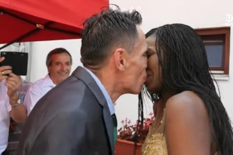 Afrikanka se udala na selu u BiH: Sviđaju mi se ćevapi, kajmak i rakija