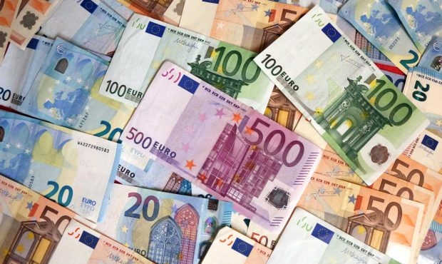 Građani i privreda duguju skoro tri milijarde eura
