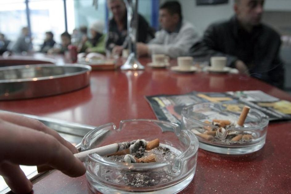 Zakon sjutra stupa na snagu: Evo koliko ćete morati da platite ukoliko vas inpekcija uhvati da pušite u zatvorenom prostoru