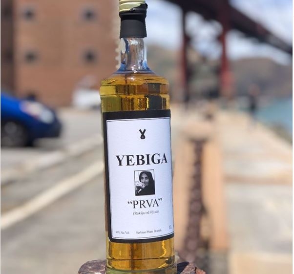 Basista čuvenog američkog benda pravi &#8220;Yebiga&#8221; rakiju: Šljiva iz Srbije je posebna, zaljubio sam se u nju!