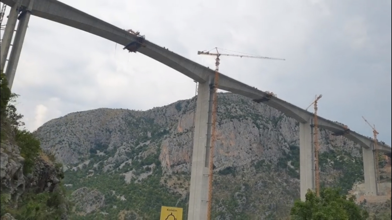 NAPOKON: Svi stubovi &#8220;čuda od mosta&#8221; na auto-putu Bar-Boljare biće spojeni do kraja naredne nedjelje