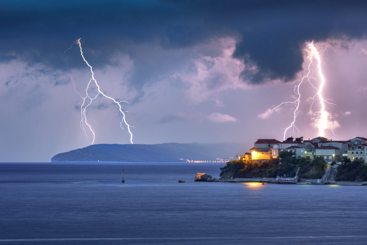 U Dalmaciji padao grad veličine oraha