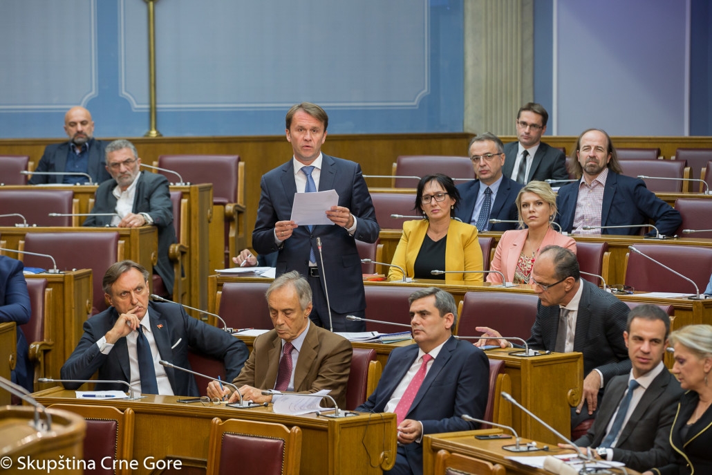 Opozicija bi u dvije kolone, a realne su najmanje četiri