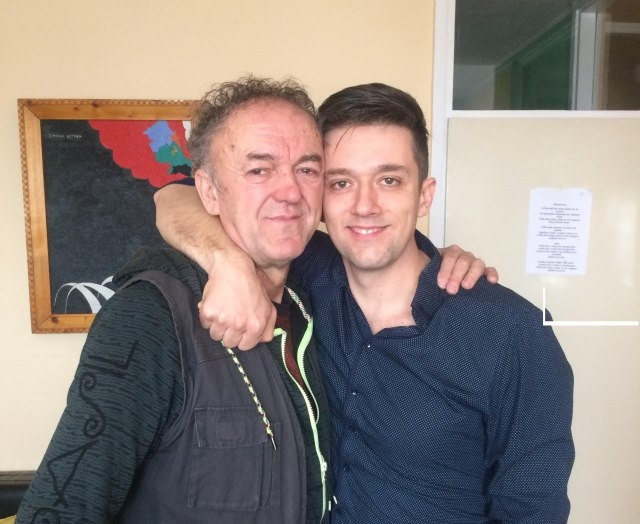 Miladin Šobić često dođe na svirku, sluša svoje pjesme negdje iz prikrajka&#8230;