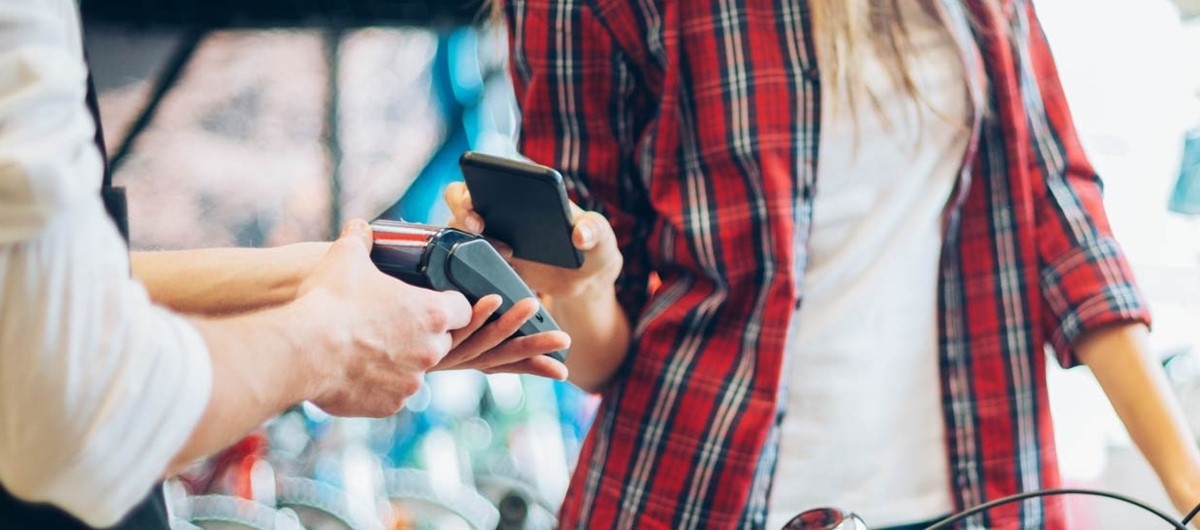 Apple pay i Instant plaćanje stiže i kod nas: Novčanik vam više ne treba i račune u marketu plaćaćete mobilnim telefonom