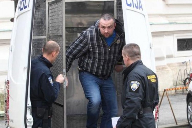Sin hrvatskog generala tukao ženu, razbijao, otimao i iznuđivao