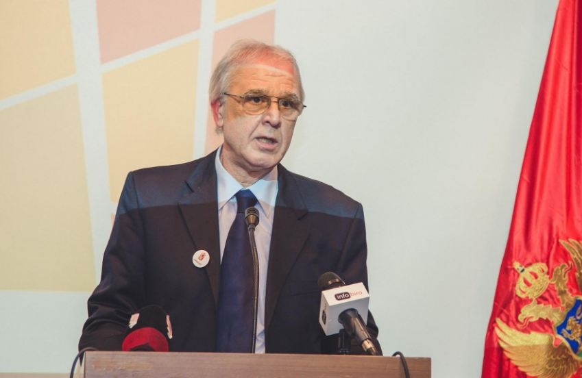 Belada: Crkva i 10.708 kvadrata prvo upisani na mitropolita, pa prepisani na Mitropoliju