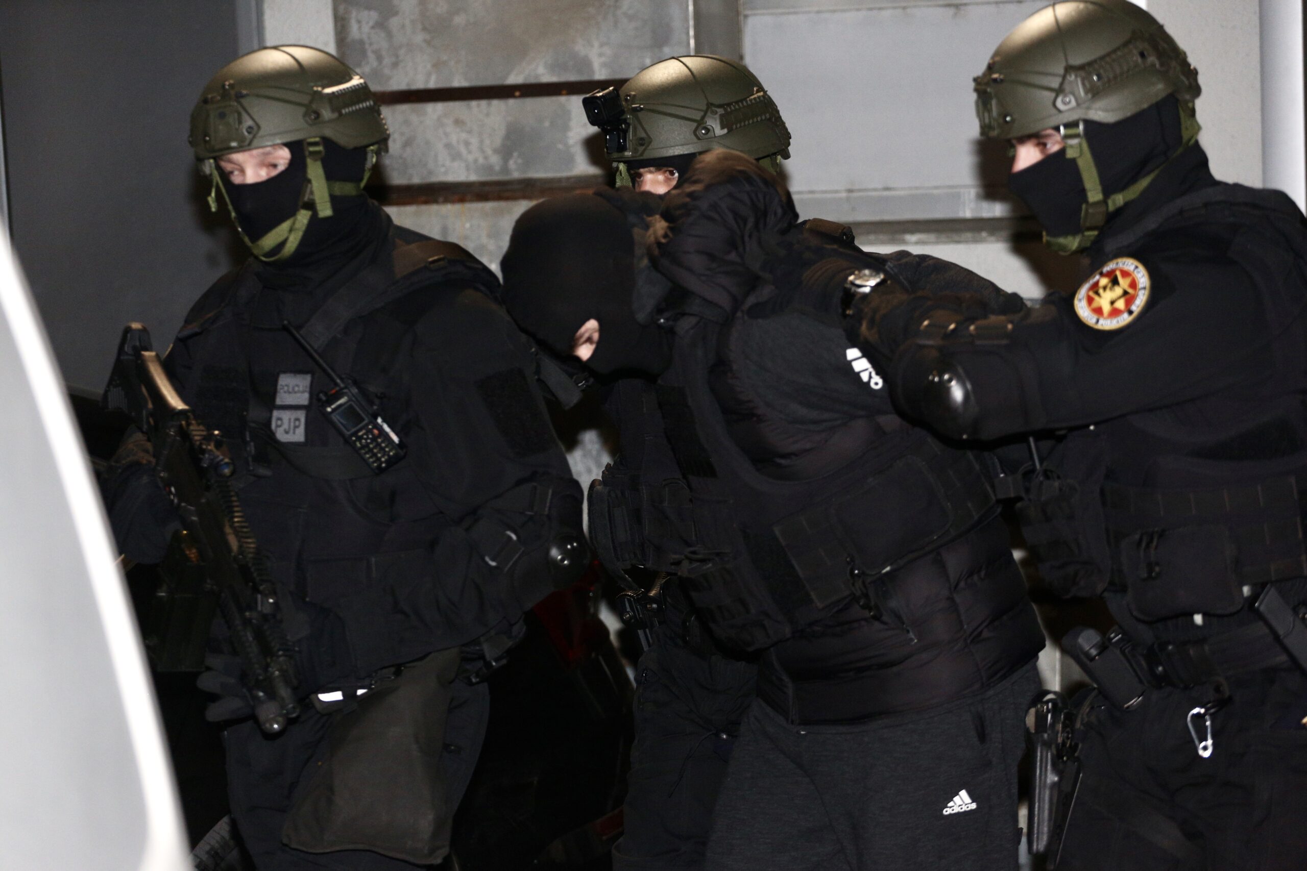 Nezvanično potvrđeno iz policije: Pretrešena kuća Rajka Baćovića Džegera, privedeno više lica iz kriminalnog miljea