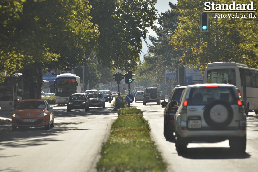 Stanje na putevima: Kolovozi suvi, mjestimično smanjena vidljivost