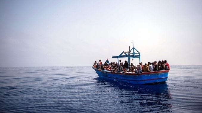 Beba rođena u migrantskom čamcu