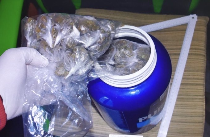 U Kotoru uhapšena osoba kod koje je pronađena marihuana za preprodaju
