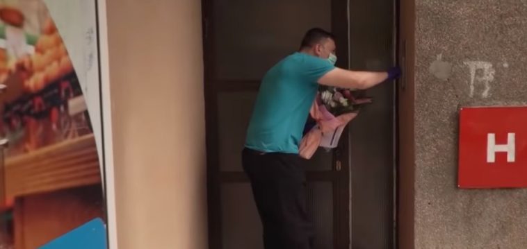 (VIDEO) Profesor iz Sarajeva priredio nesvakidašnji oproštaj od učenika: Pogledajte šta je uradio za svoje maturante