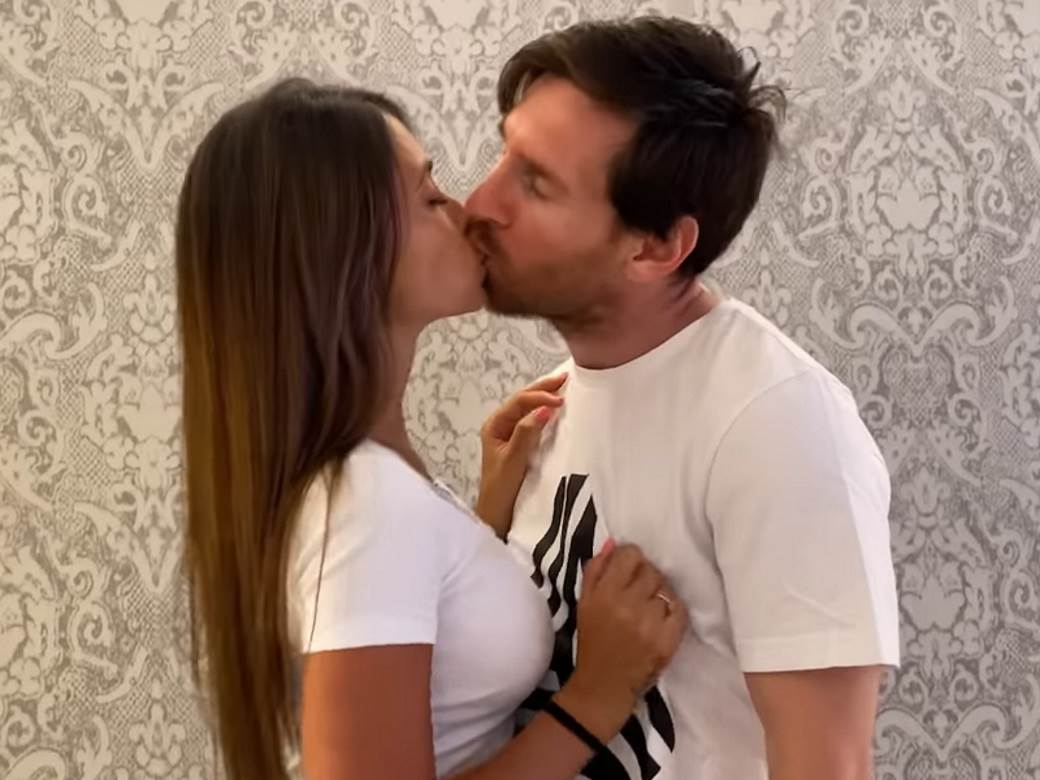 Mesi u poljupcu sa suprugom (VIDEO)