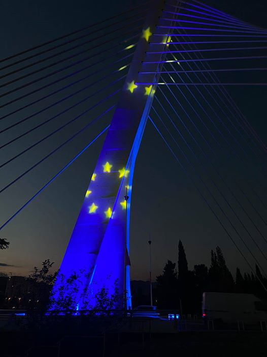 Most Milenijum večeras u bojama EU