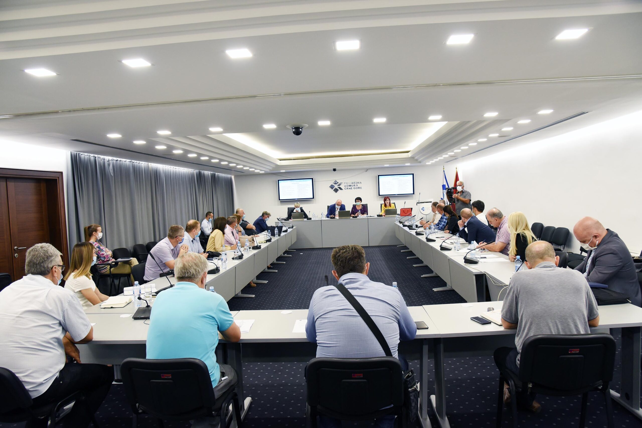 Privredna komora: Trgovci traže da se dozvoli rad nedjeljom i praznicima