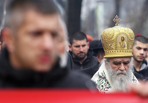 Mitropolija tvrdi da se ne bavi politikom i poziva partije da ne svojataju litije
