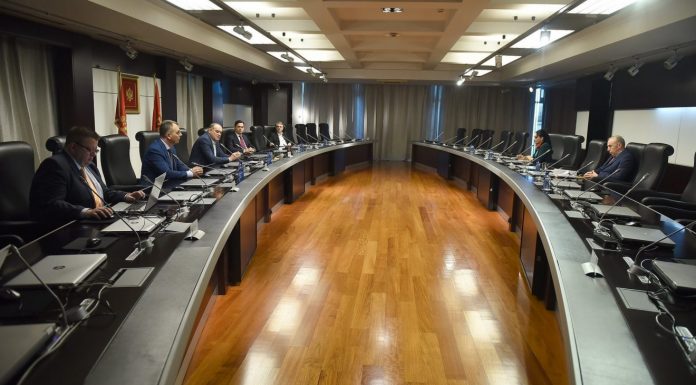 Bez novih mjera u CG? Pres NKT-a počinje u 17 sati